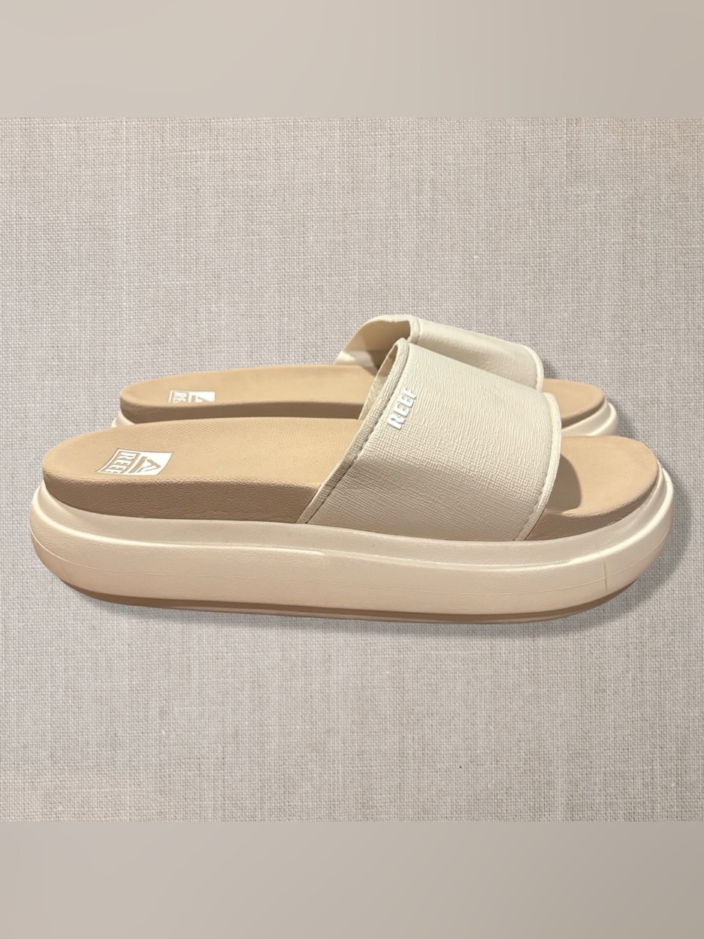 REEF Cushion Bondi Bay Womens 9 Cream Platform Slide Sandals Beach Comfort